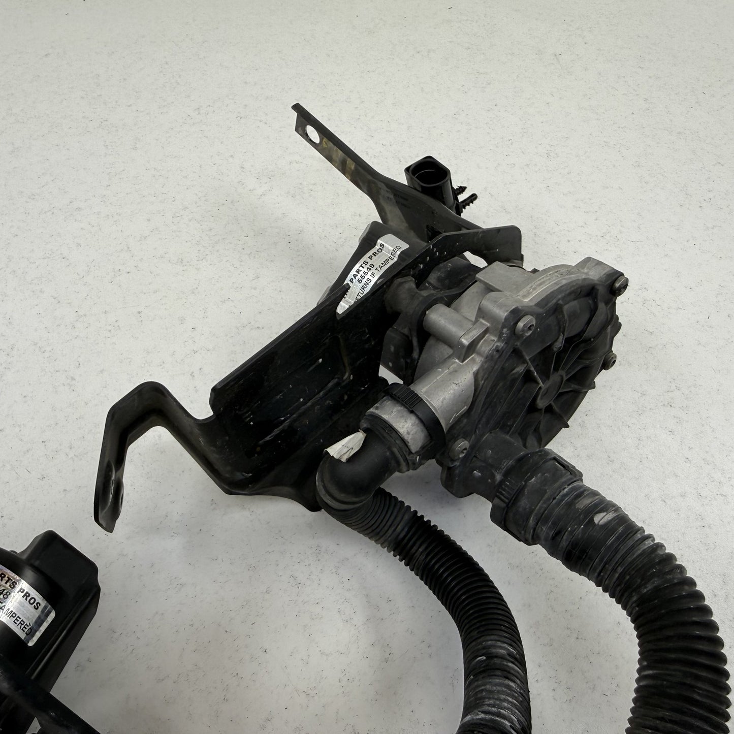 2014-2018 Bentley Flying Spur Secondary Air Injection Smog Pump Assembly Set OEM