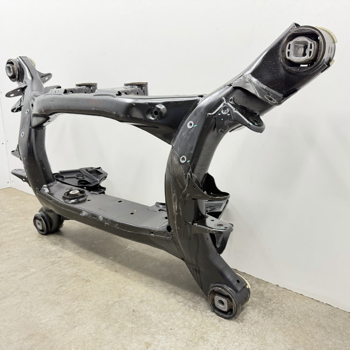 18-24 BMW G01 G02 X3 X4 2.0L Rear Subframe Crossmember Cradle Suspension OEM
