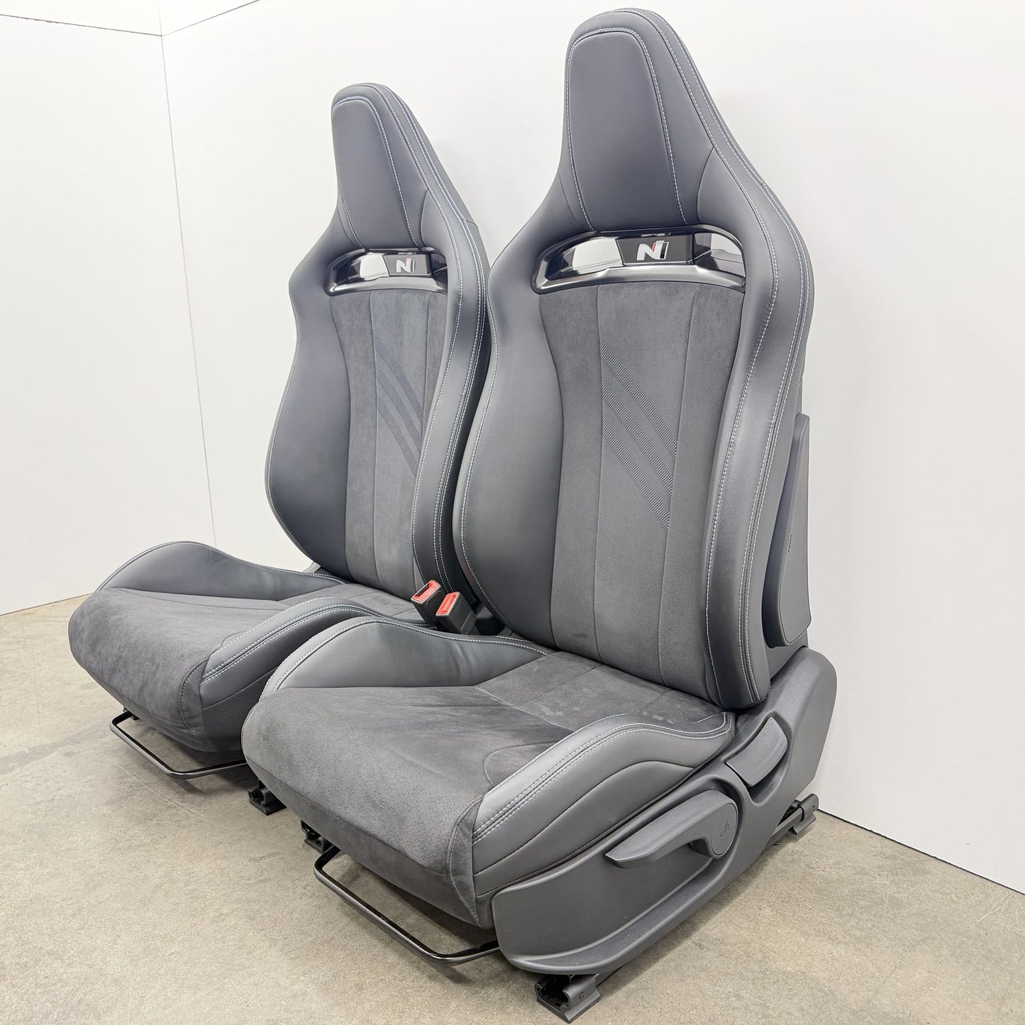 22-26 Hyundai Elantra N Front N Light Sport Bucket Seat Pair Leather & Suede OEM