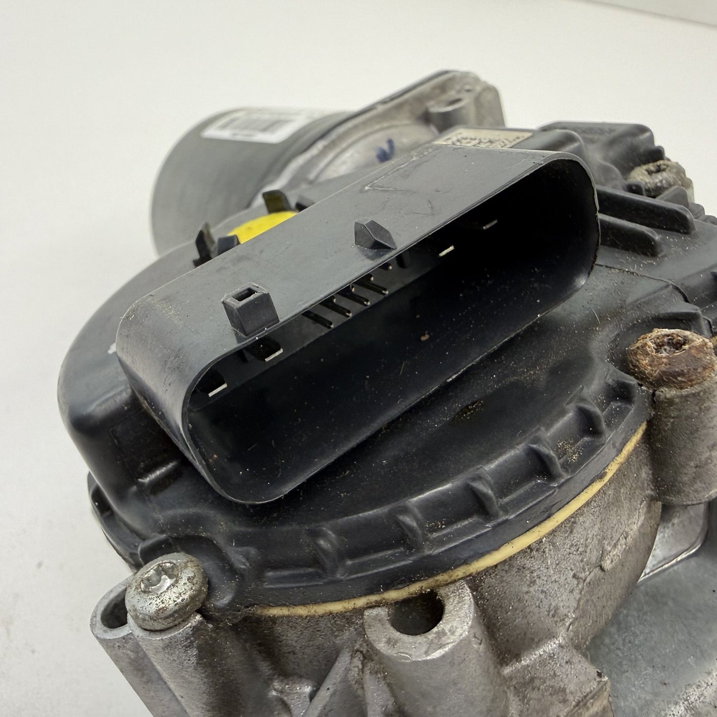 2015-2023 Ford Mustang GT Front Windshield Wiper Motor OEM