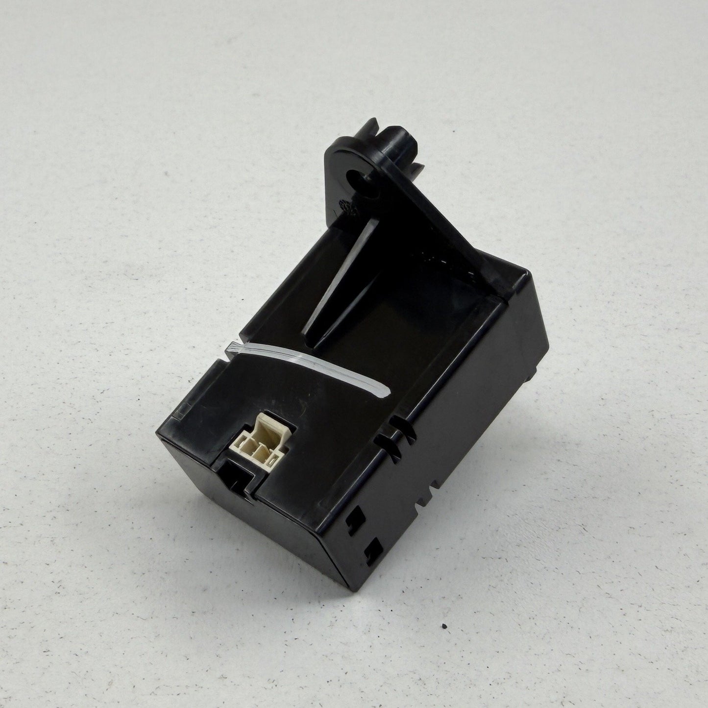 2022-2024 Rivian R1S Rear Quarter USB Charge Port Left Or Right PT00545782-A OEM
