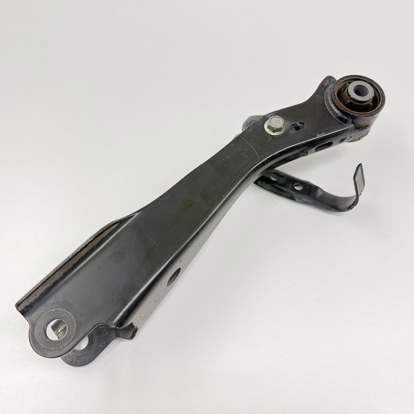 22-25 Toyota GR86 Passenger Right Rear Control Arm Suspension Set OEM
