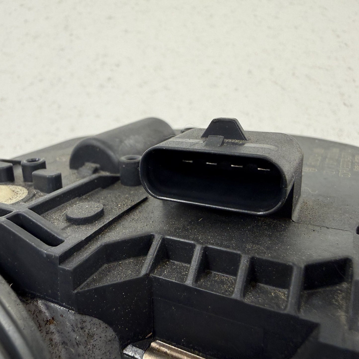 2008-2014 Mercedes-Benz C250 W204 Front Windshield Wiper Motor OEM