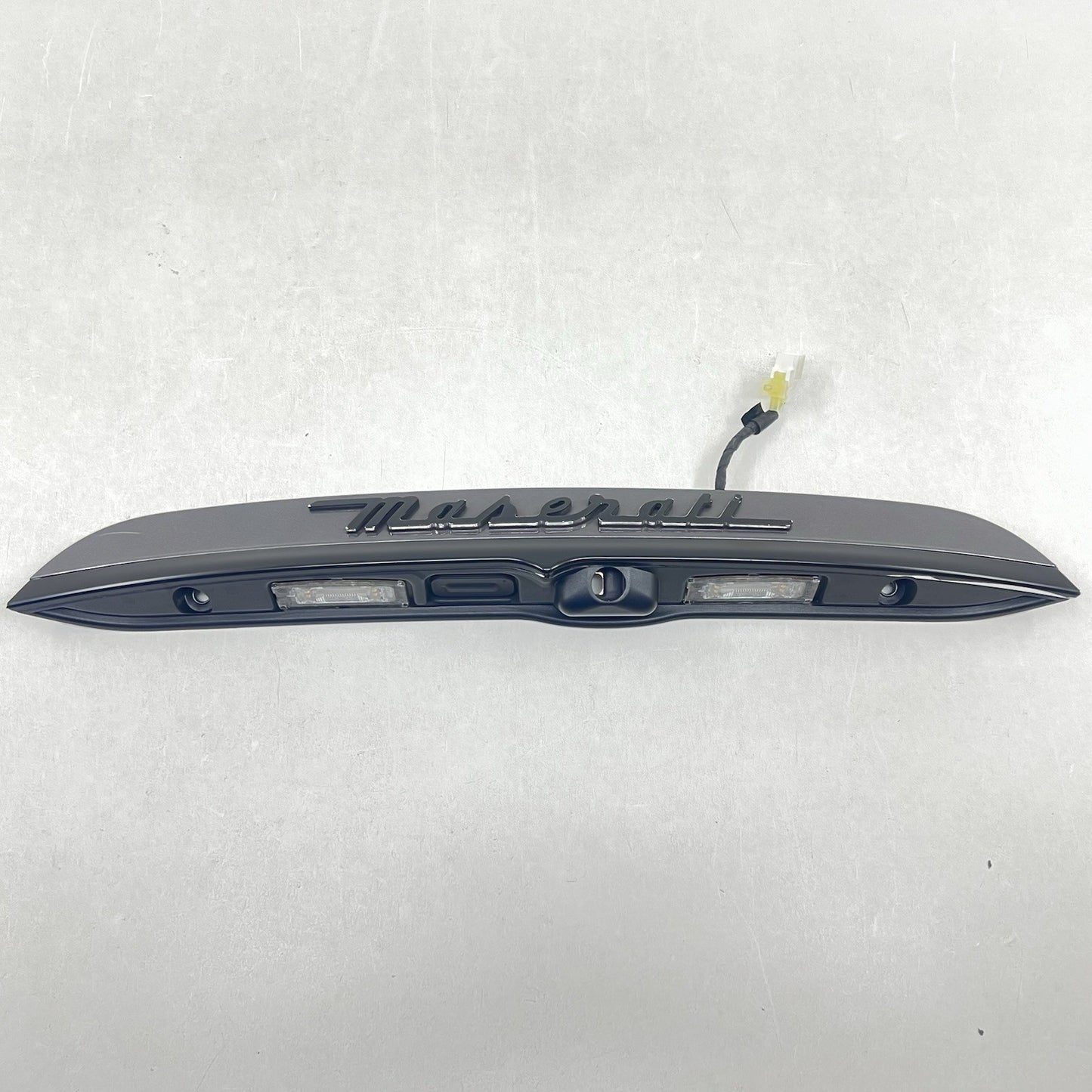 17-24 MASERATI GHIBLI TRUNK GARNISH TRIM LICENSE PLATE LIGHT MOULDING BEZEL OEM