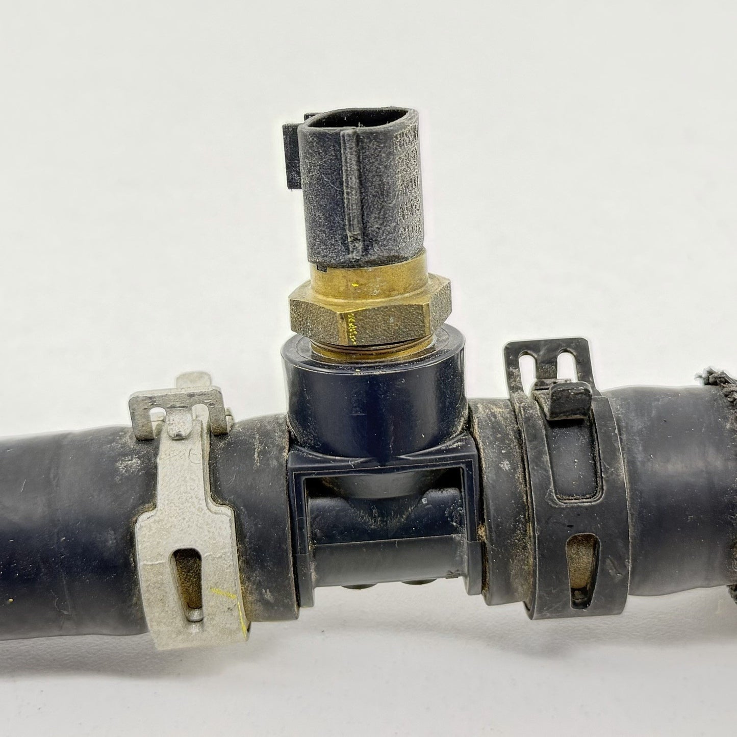 17-22 Infiniti Q60 Front Coolant Pump Hose W/ Temperature Sensor 226307Y000 OEM