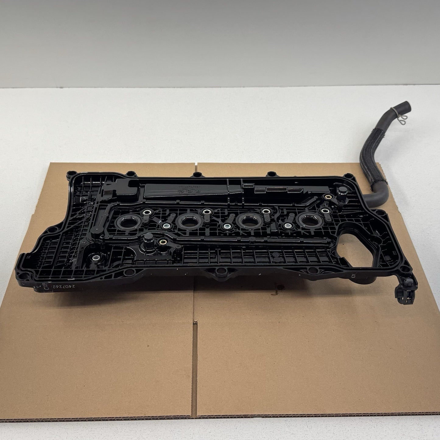 23-25 Toyota Prius Engine Motor Cylinder Head Valve Cover 11201-24040 OEM