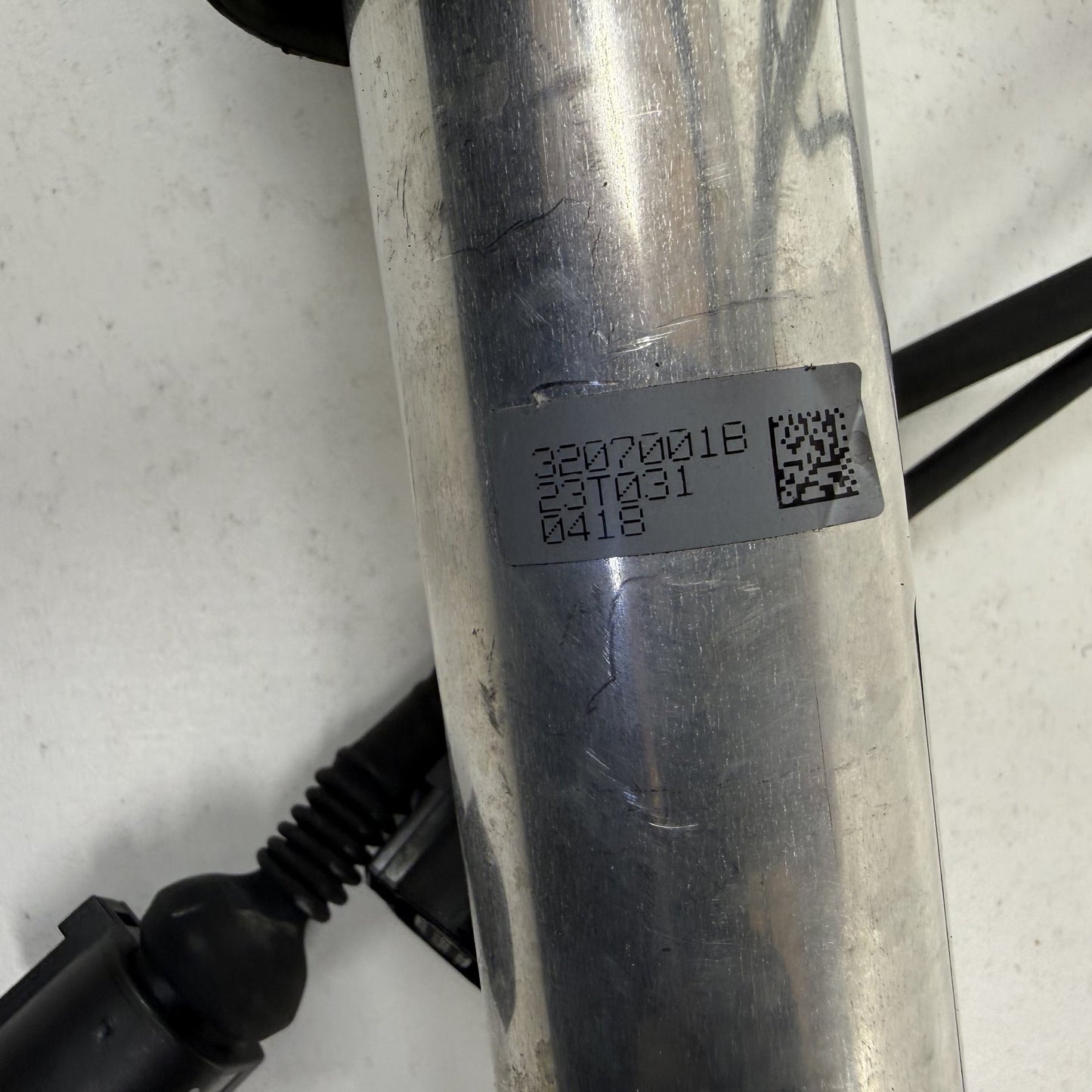 2022-2024 Rivian R1S Right Rear Hydraulic Strut Shock Absorber C200055239-D OEM