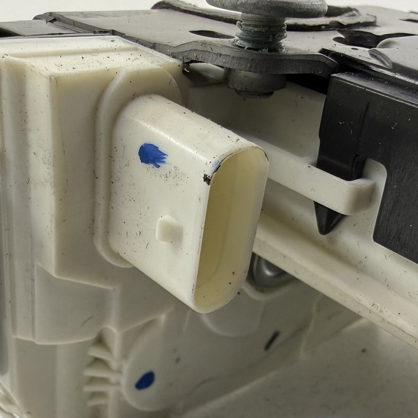 08-14 Mercedes W204 C250 Passenger Right Front Door Latch Lock Actuator OEM
