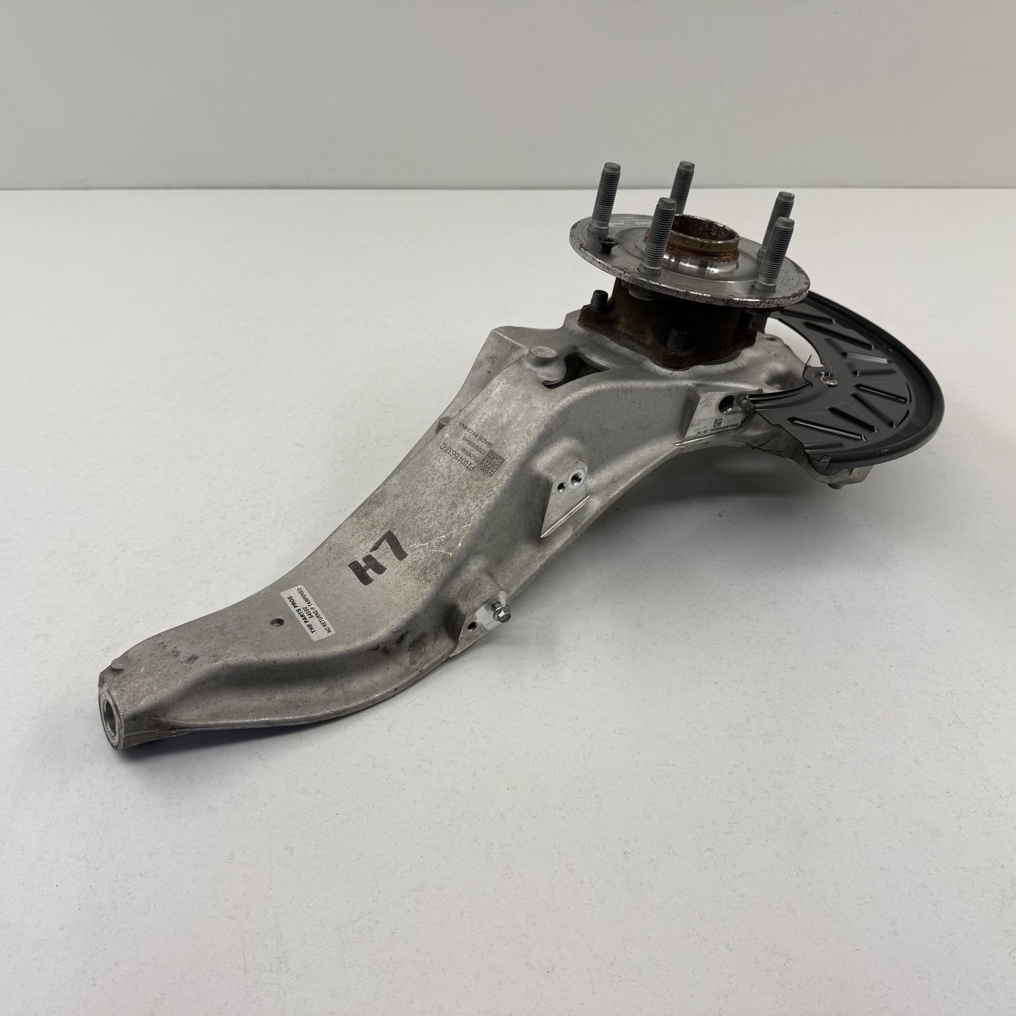 2022-2024 Rivian R1S R1T Driver Left Front Spindle Knuckle Hub Wheel Bearing OEM