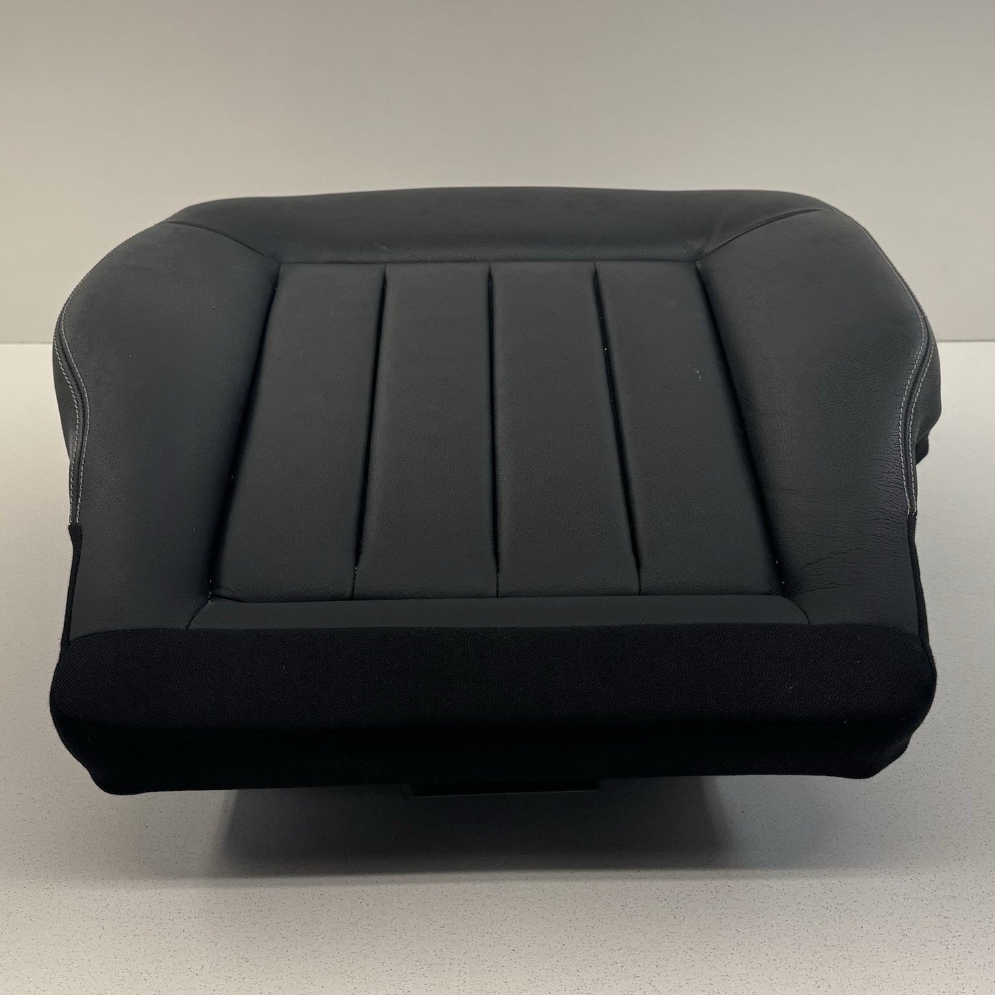 10-16 Mercedes W212 E350 Passenger Right Front Lower Seat Cushion Black OEM