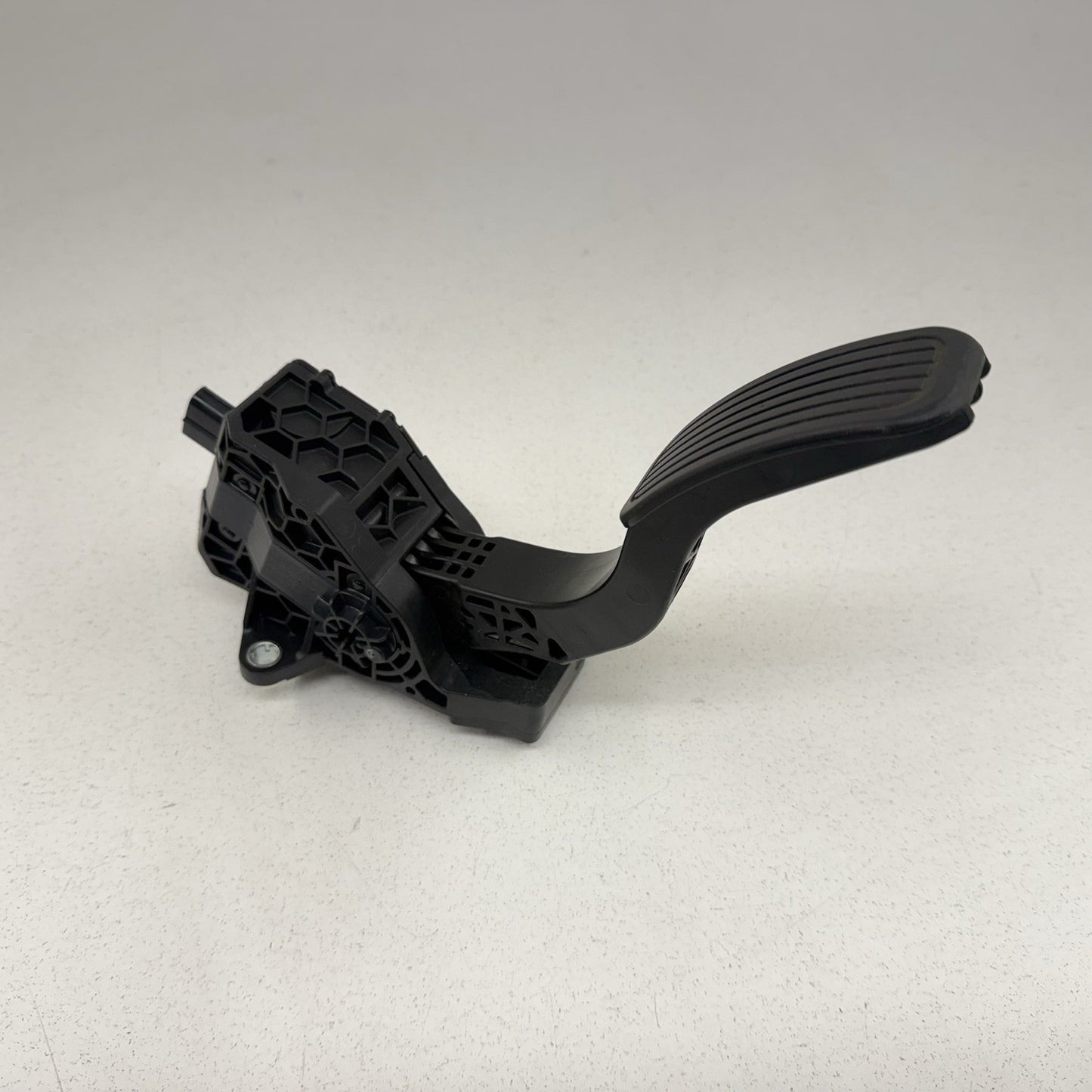 19-22 Toyota Prius / Prius Prime Gas Pedal Throttle Accelerator Sensor OEM