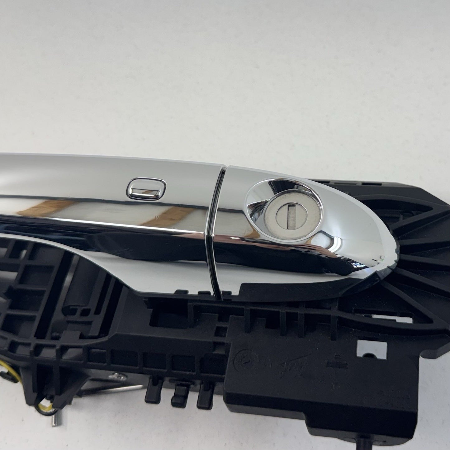 14-24 Maserati Ghibli Driver Left Front Exterior Door Handle 68194121AC OEM