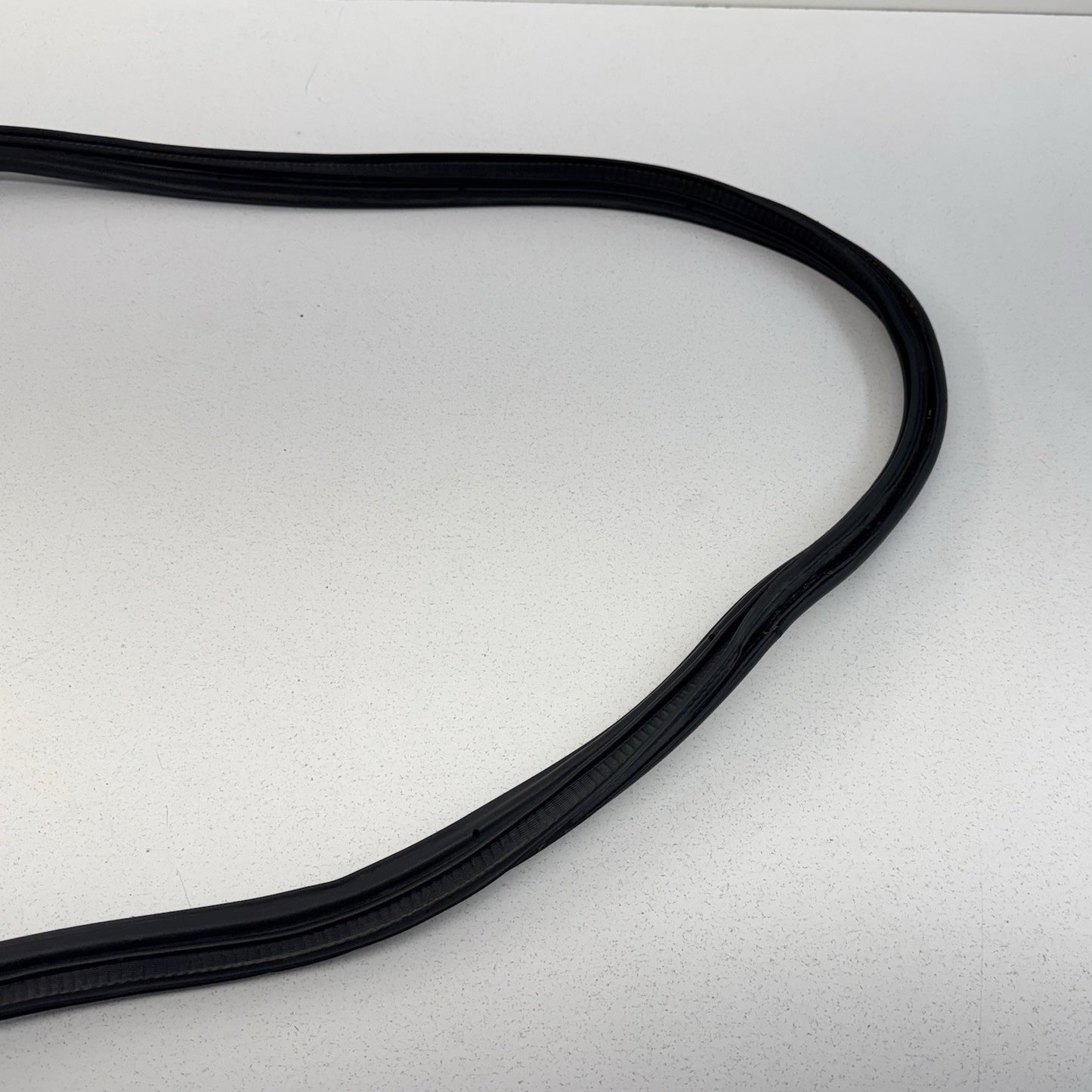 16-24 Chevrolet Camaro Rear Trunk Weatherstrip Seal Rubber 84126265 OEM