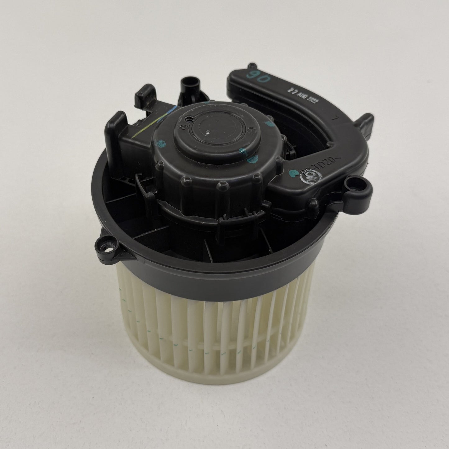 2022-2024 Rivian R1S Rear HVAC AC Temperature Fan Blower Motor PT00007880-E OEM