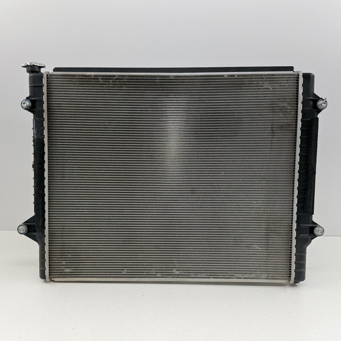 16-23 Toyota Tacoma 3.5L Automatic Engine Radiator With Fan Shroud Assembly OEM