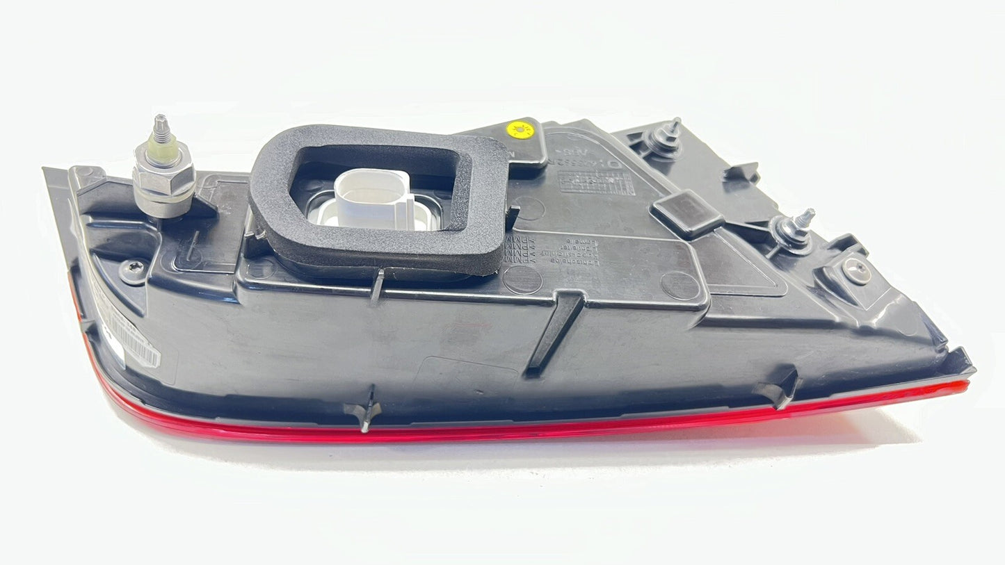 15-18 AUDI A8 S8 PASSENGER RIGHT REAR INNER TRUNK TAILLIGHT TAIL LIGHT LAMP OEM