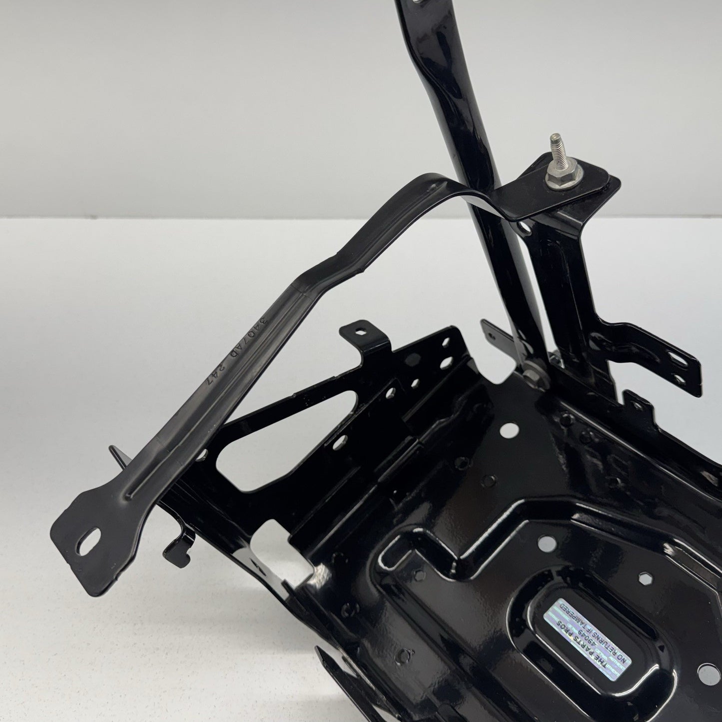 20-25 Silverado Sierra 2500 3500 Passenger Right Battery Tray Mount Bracket OEM