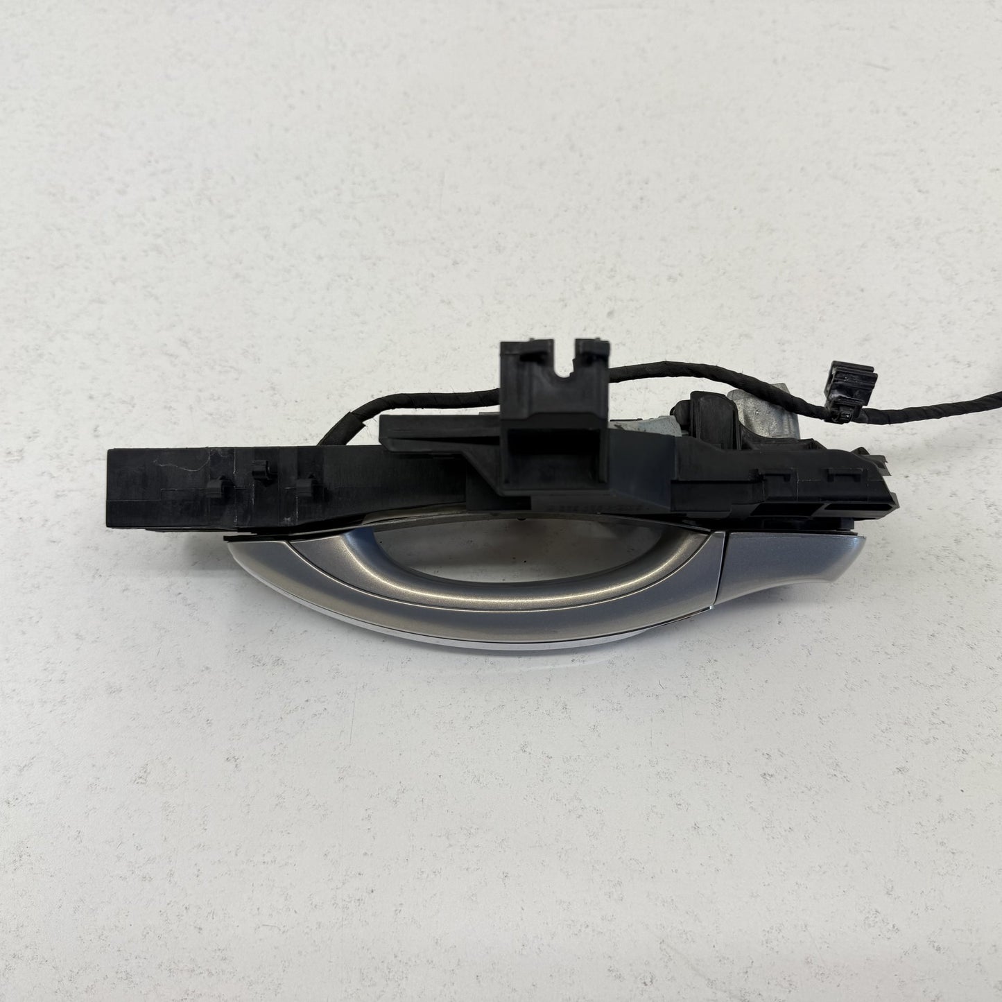 2014-2018 Bentley Flying Spur Passenger Right Front Exterior Door Handle OEM