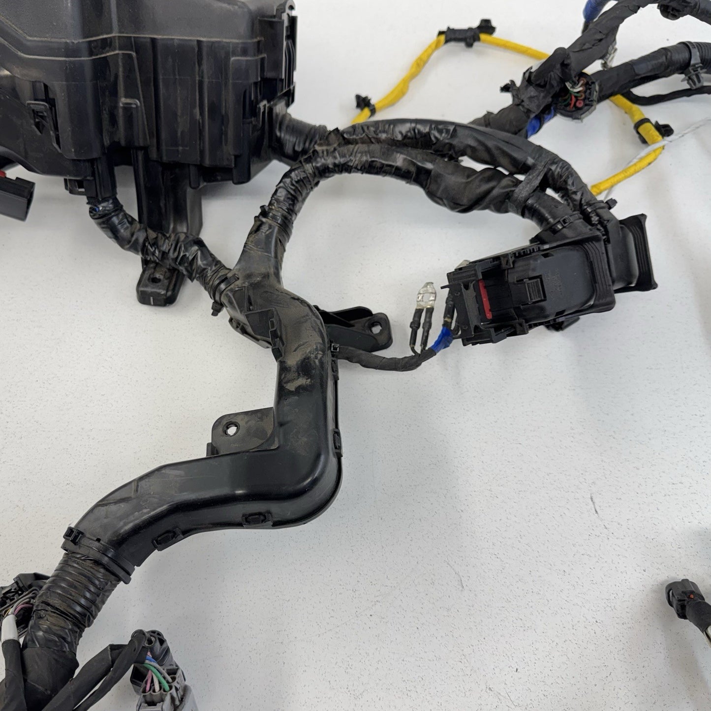24-26 Hyundai Elantra N 2.0L Automatic Engine Wiring Harness With Fuse Box OEM
