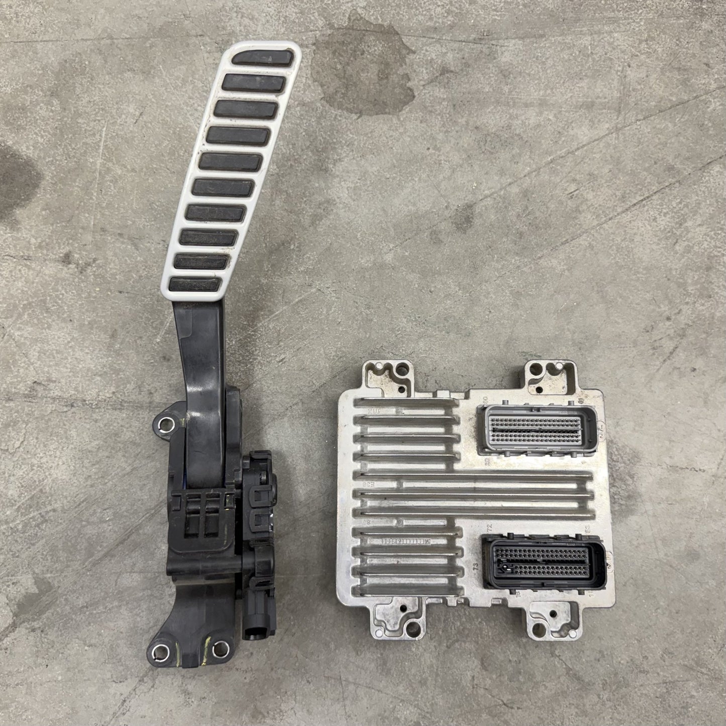 13-15 Chevrolet Camaro SS 1LE LS3 6.2L Engine With MM6 Manual Transmission OEM