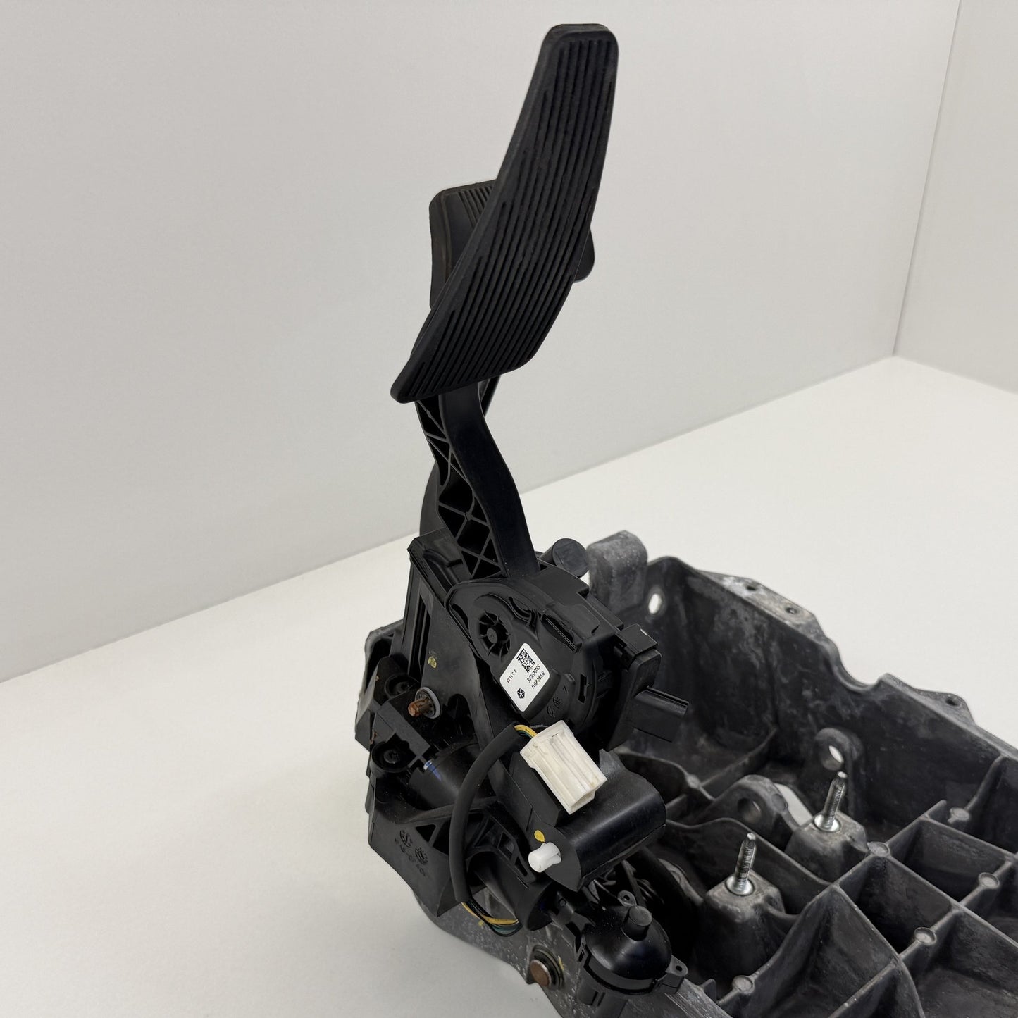 2019-2024 Ram 2500 3500 Adjustable Brake &amp; Accelerator Gas Pedal Assembly OEM