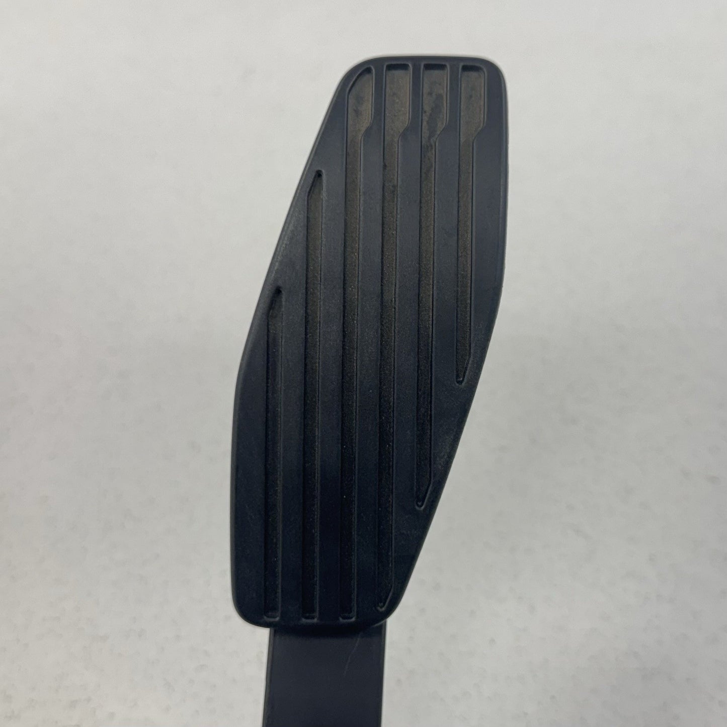 20-25 Silverado Sierra 2500 3500 Gas Pedal Throttle Accelerator 86561515 OEM