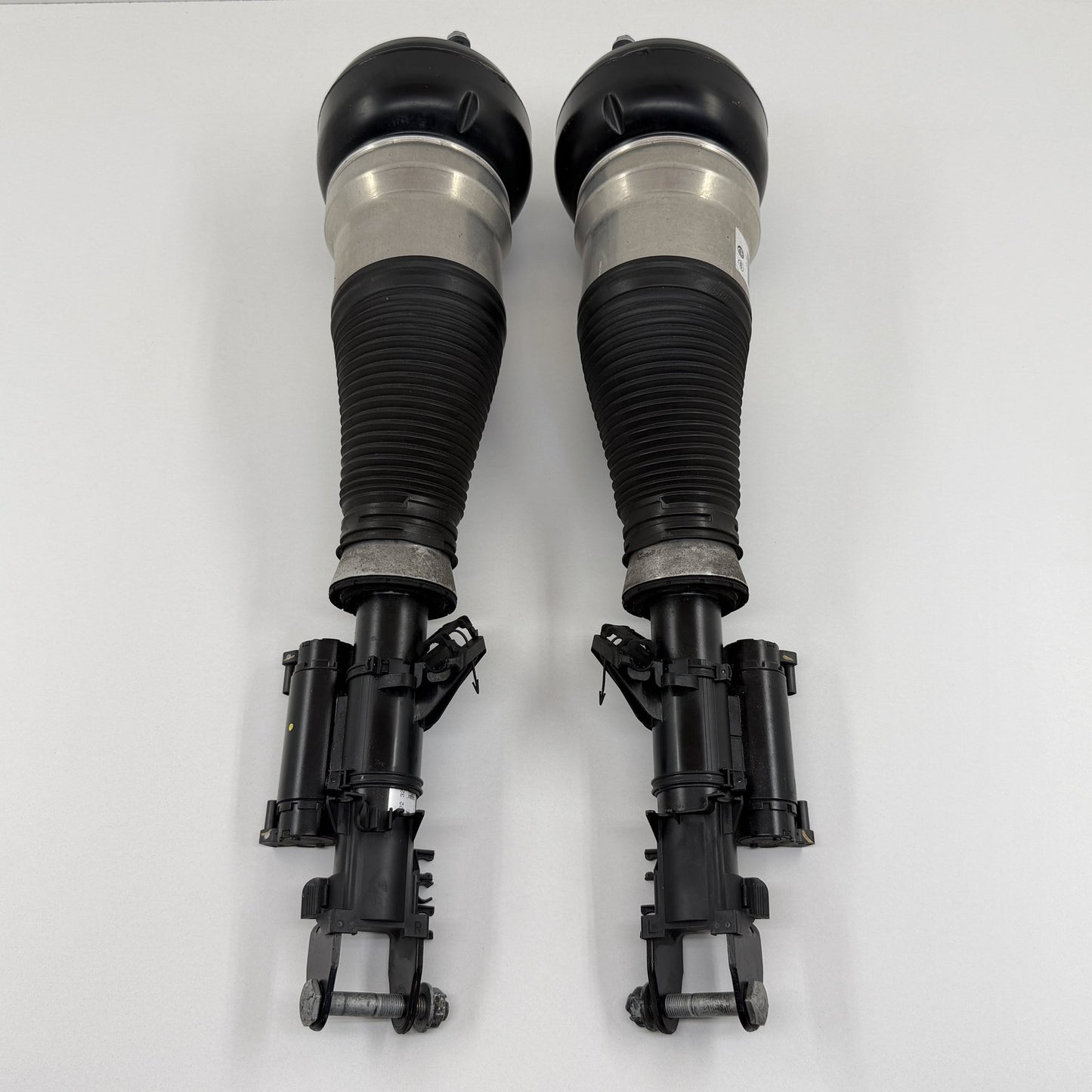 2014-2017 Mercedes-Benz S550 W222 RWD Front Air Suspension Shock Strut Pair OEM