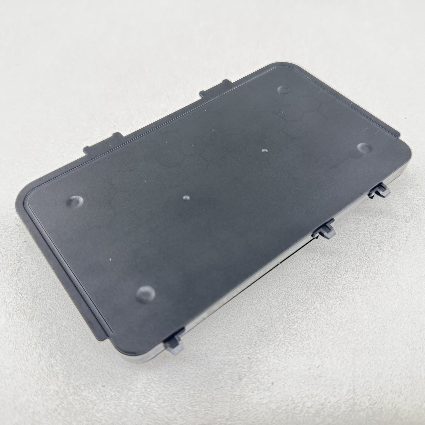 22-25 VOLKSWAGEN GOLF R MK8 CENTER CONSOLE WIRELESS CHARGE PHONE CHARGING OEM