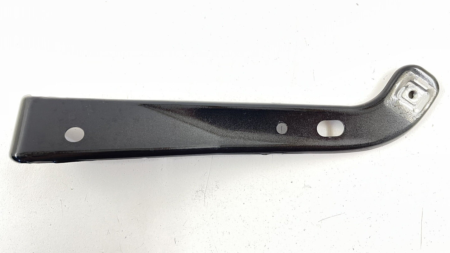 18-22 FORD MUSTANG GT PASSENGER RIGHT FRONT FENDER BRACKET SUPPORT MOUNT OEM