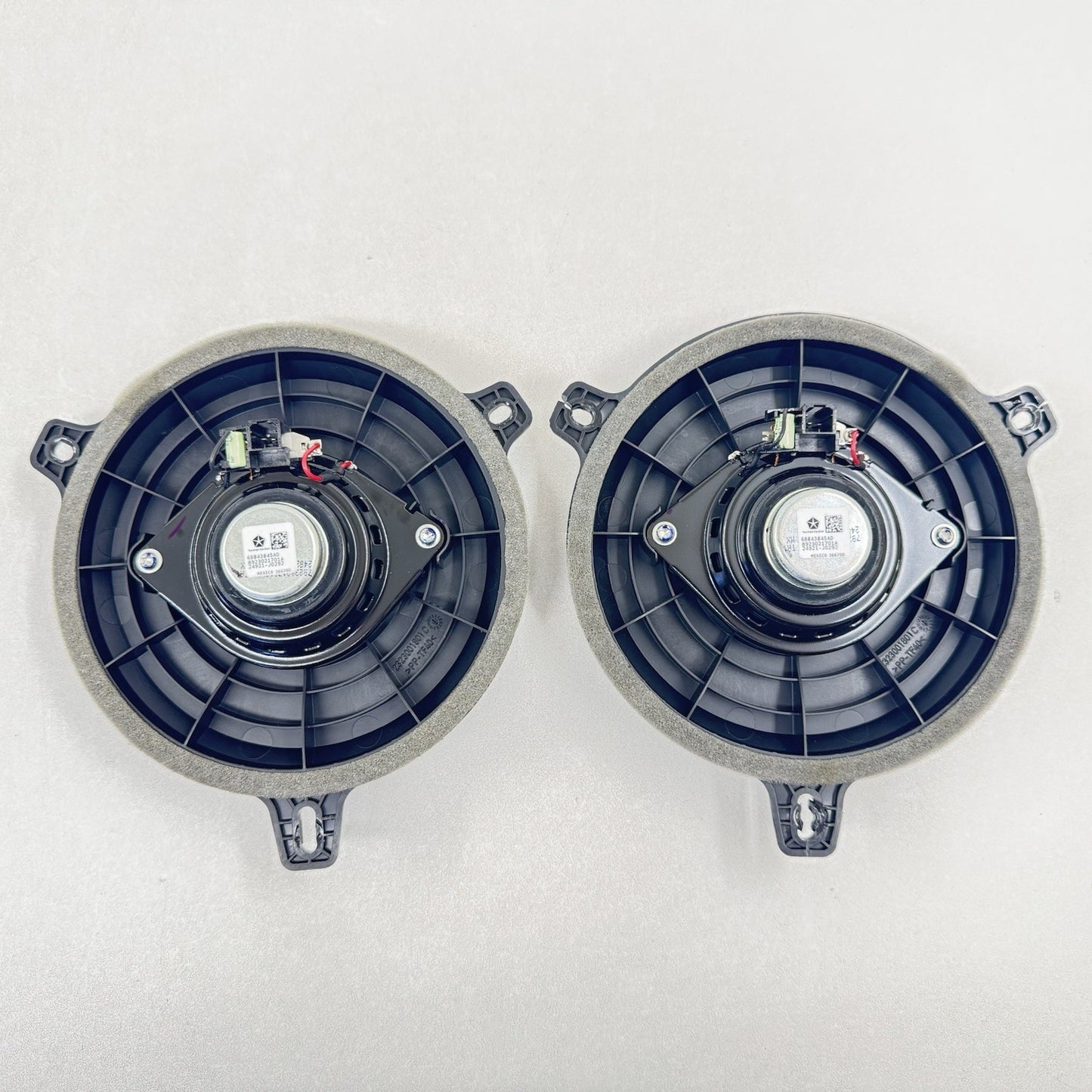 15-23 DODGE CHALLENGER LEFT AND RIGHT DOOR SPEAKER WITH PILLAR SPEAKERS SET OEM