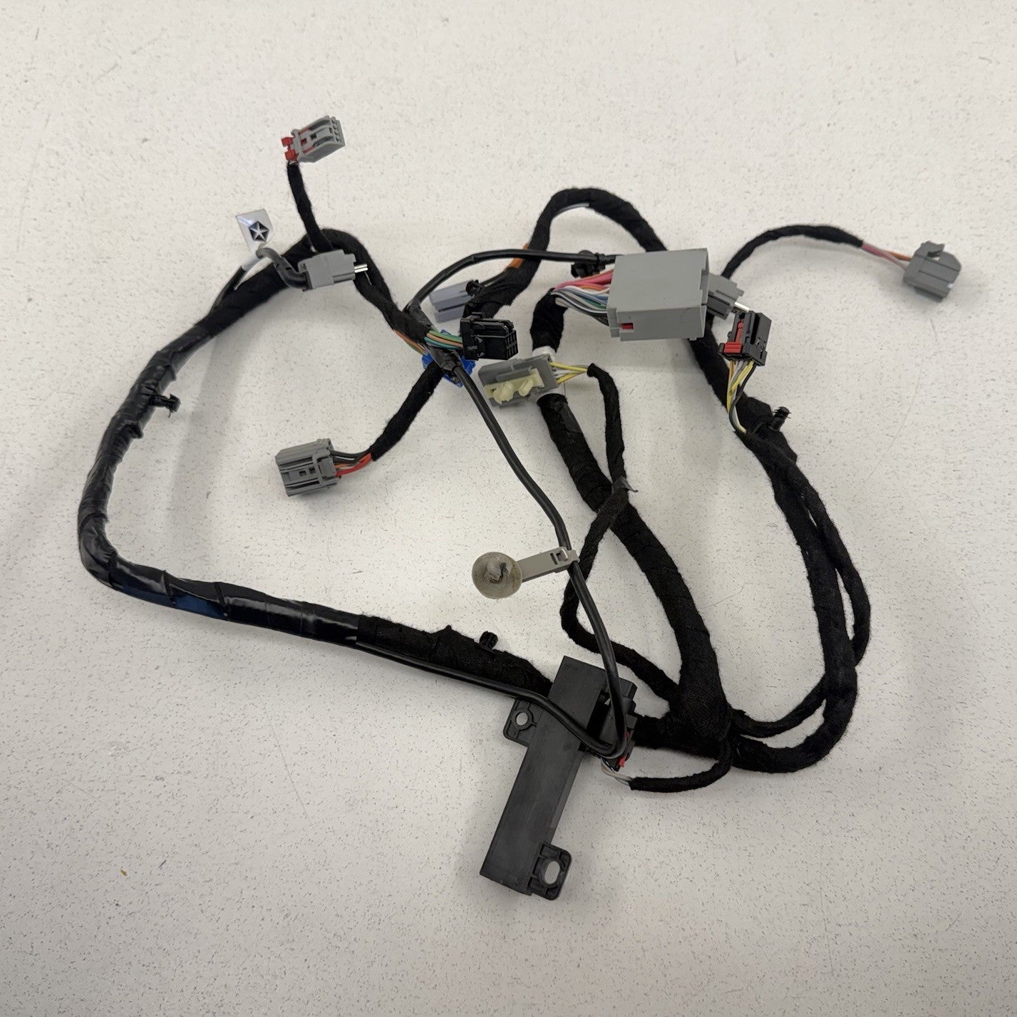 15-23 Dodge Charger Front Center Console & USB Auxiliary Port Wiring Harness OEM