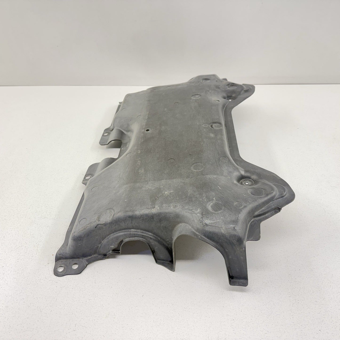 12-18 Mercedes W218 CLS550 Front Under Engine Splash Shield Guard 2125241530 OEM