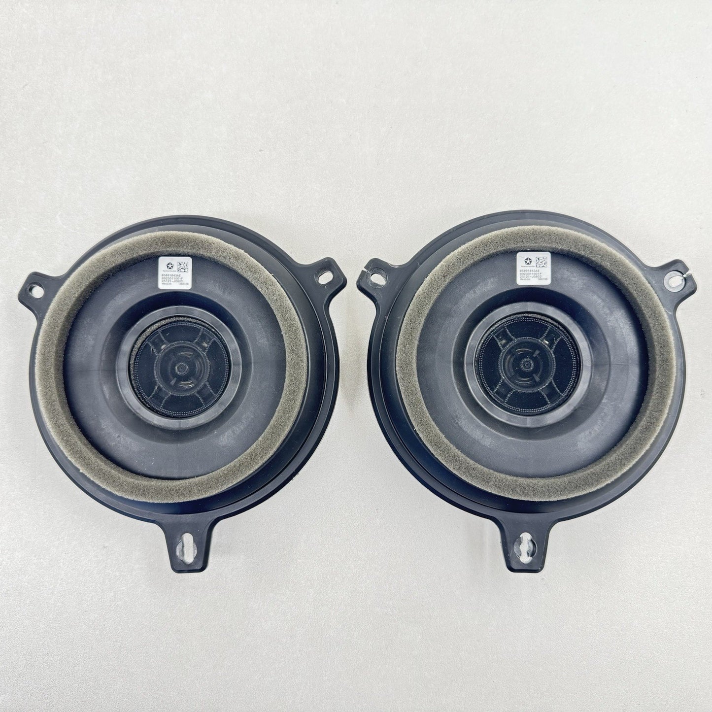 15-23 DODGE CHALLENGER LEFT AND RIGHT DOOR SPEAKER WITH PILLAR SPEAKERS SET OEM
