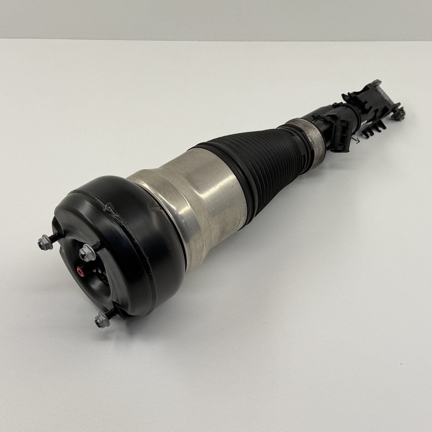 2014-2017 Mercedes-Benz S550 W222 RWD Front Air Suspension Shock Strut Pair OEM