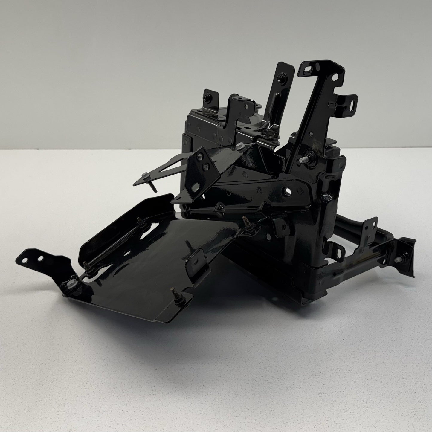 24-25 Silverado Sierra 2500 3500 Driver Left Battery Tray Mount Bracket OEM