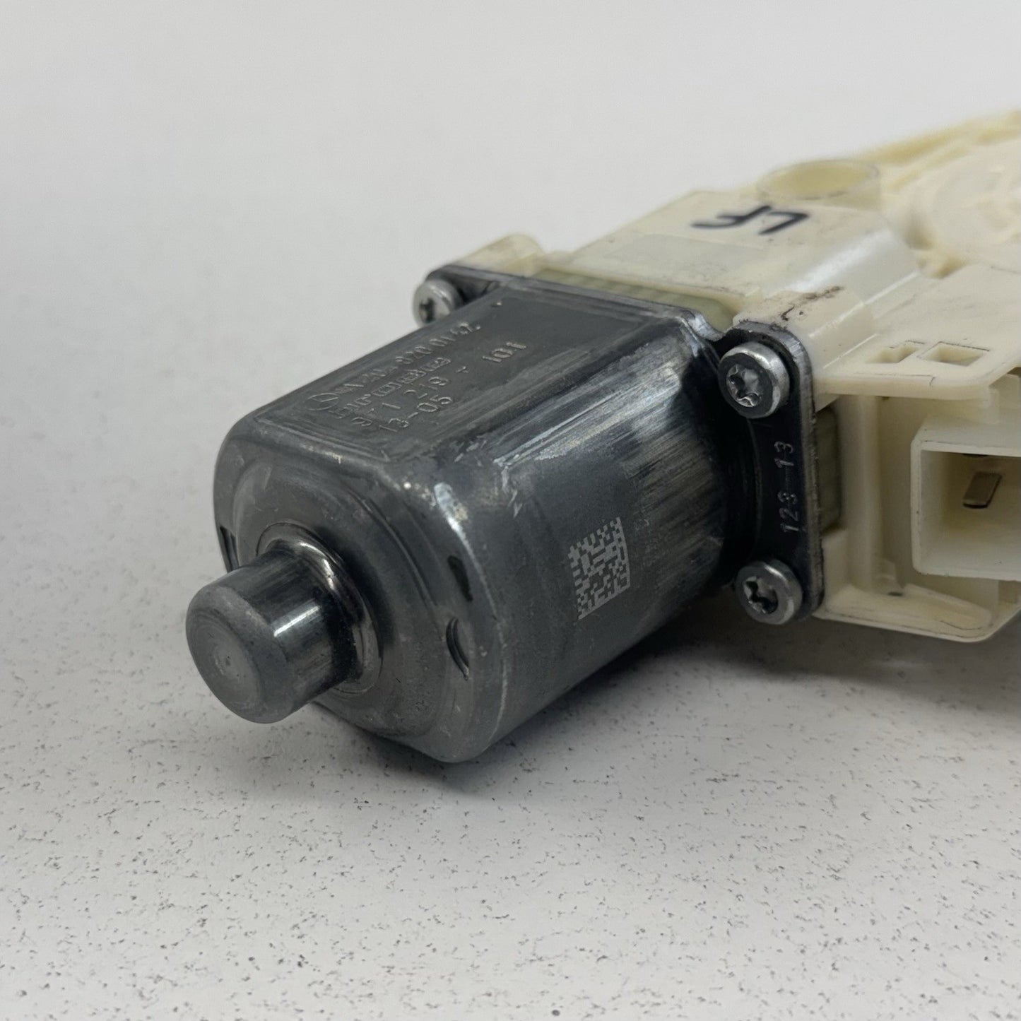 10-16 Mercedes W212 E350 Driver Left Front Door Window Regulator Motor OEM