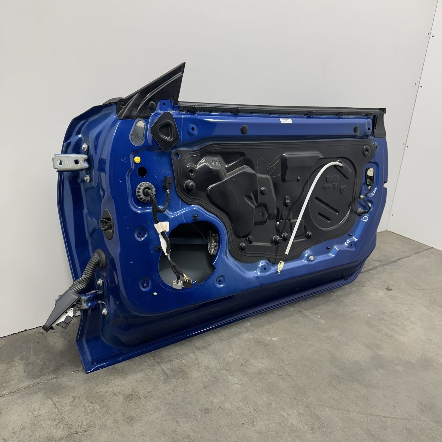 16-24 CHEVROLET CAMARO ZL1 SS COUPE PASSENGER RIGHT DOOR COMPLETE WITH GLASS OEM