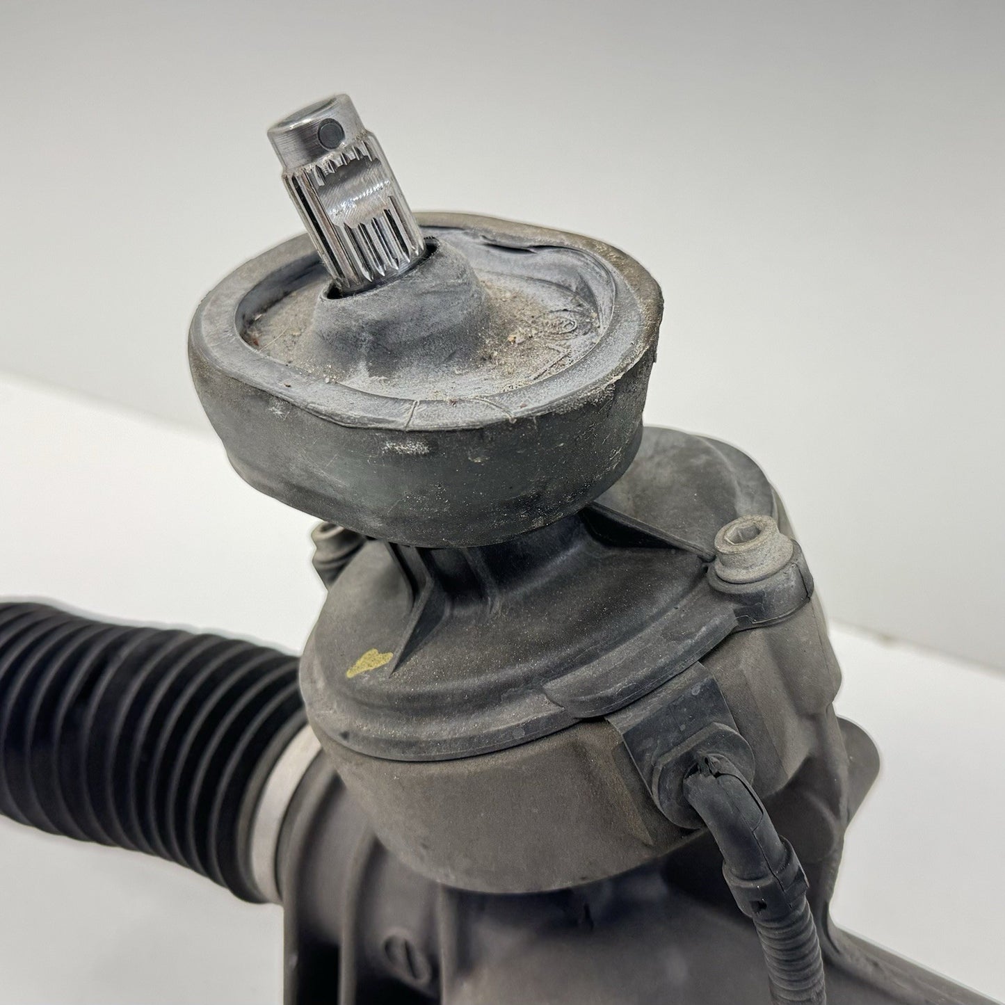 08-09 Audi TT Power Steering Gear Rack And Pinion 8J1 909 143 C OEM