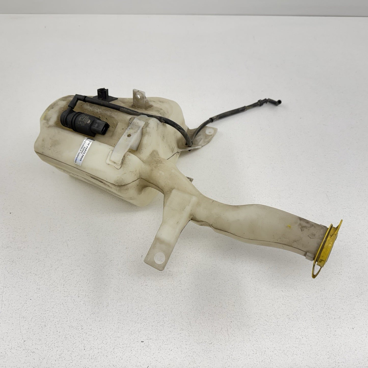 19-25 Ram 2500 3500 Windshield Washer Reservoir Bottle Tank 68362466AD OEM