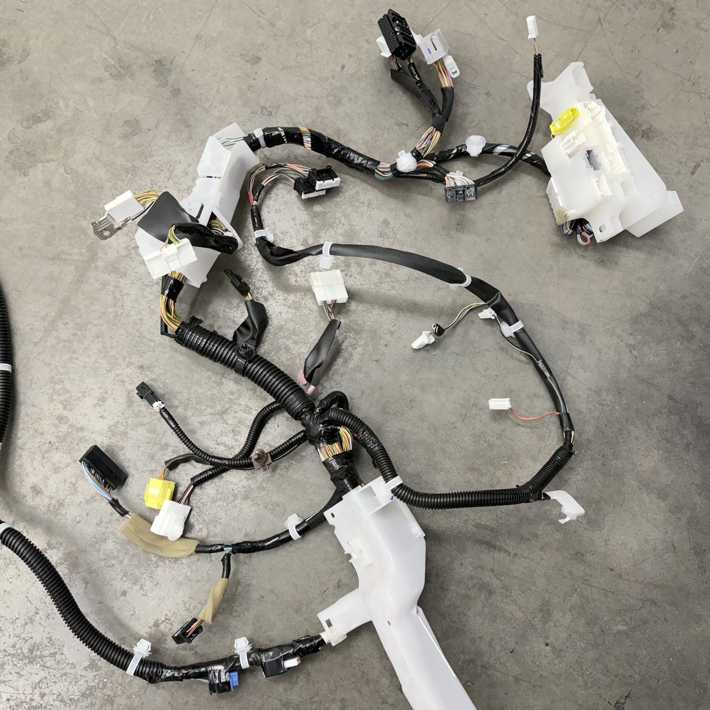 2020 Toyota Prius Prime Chassis Main Body Wiring Harness OEM