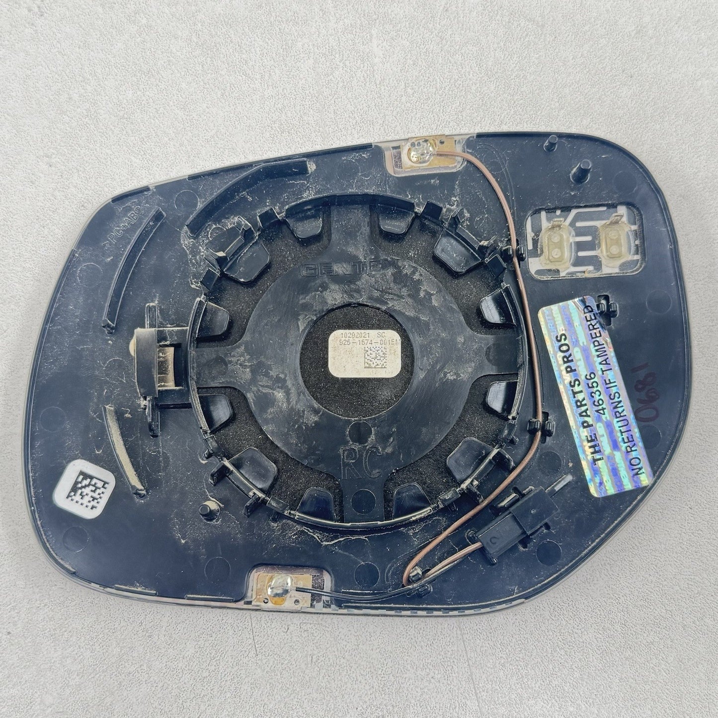 17-22 Infiniti Q60 Passenger Right Door Mirror Glass W/ Heated 925-1574-001 OEM