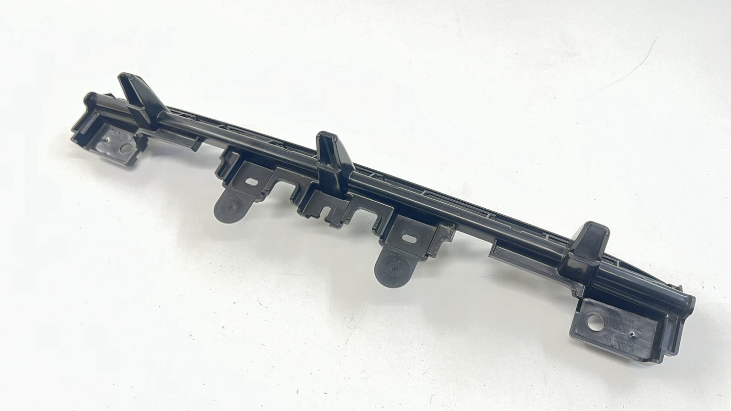2024 FORD MUSTANG GT REAR CENTER BUMPER BRACKET SUPPORT MOUNT PR3B-17B861-A OEM