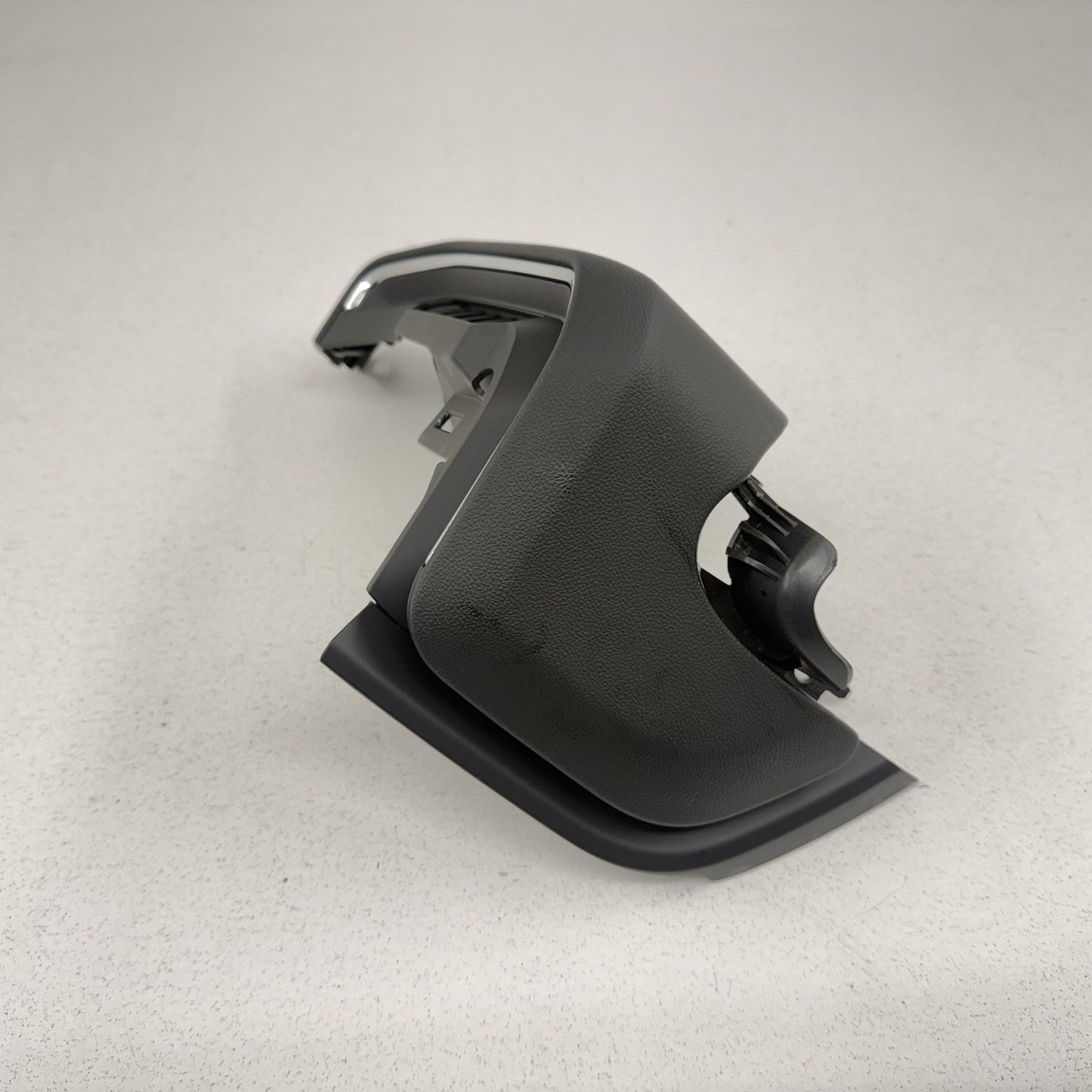 24-25 Silverado Sierra 2500 3500 Driver Left Dash Air Vent Trim Pad 87826624 OEM
