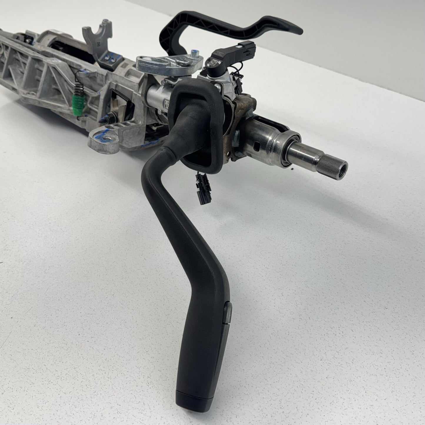 24-25 Chevrolet Silverado 2500 3500 Steering Column Assembly Manual Adjust OEM