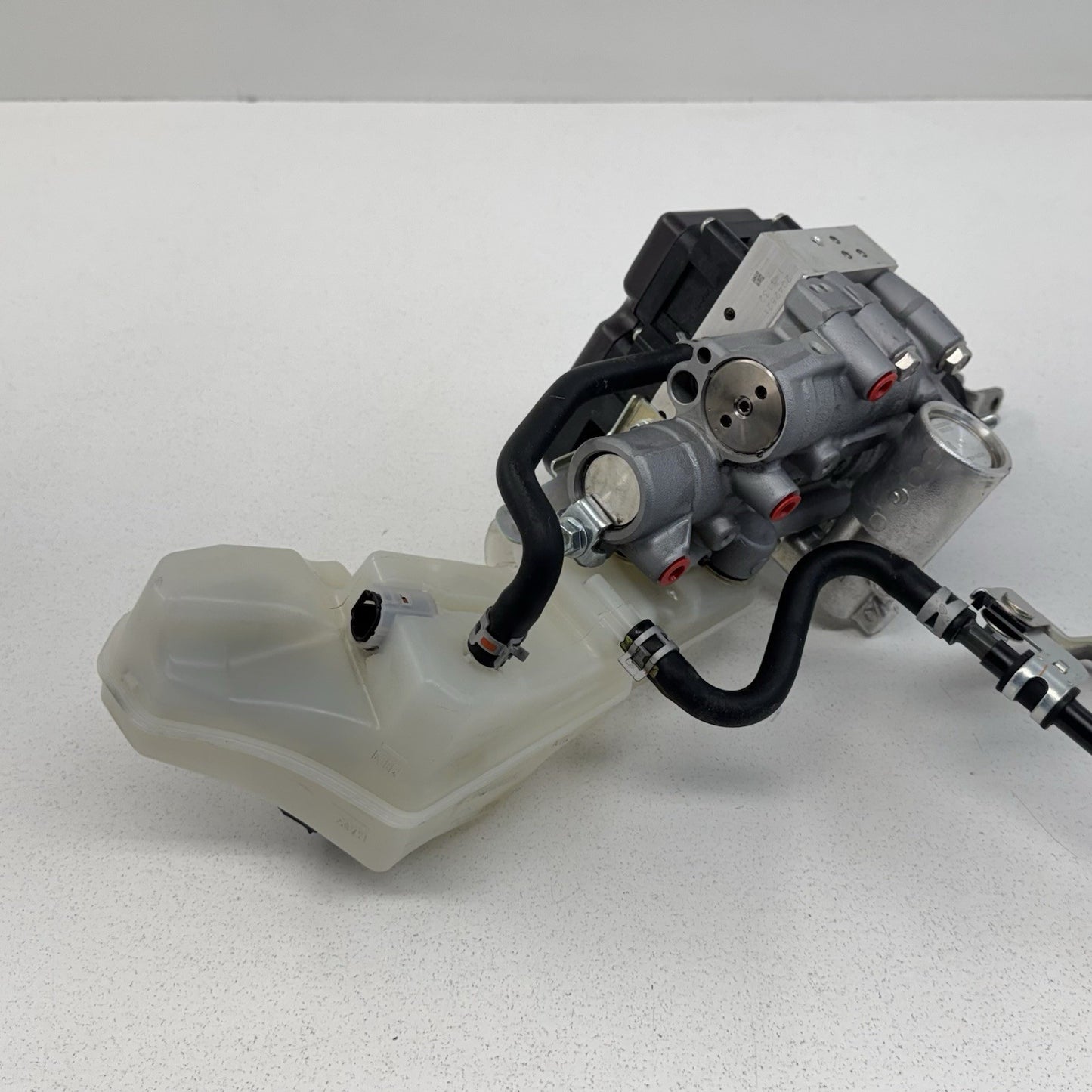 17-20 Toyota Prius Prime Brake Booster With Master Cylinder 47210-47D30 OEM