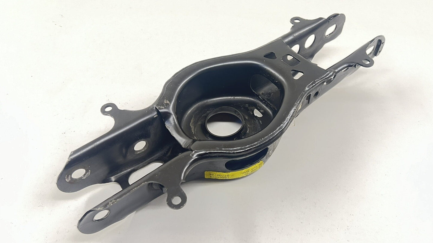 22-24 CADILLAC CT4 V BLACKWING RIGHT REAR SUSPENSION CONTROL ARM SET OEM