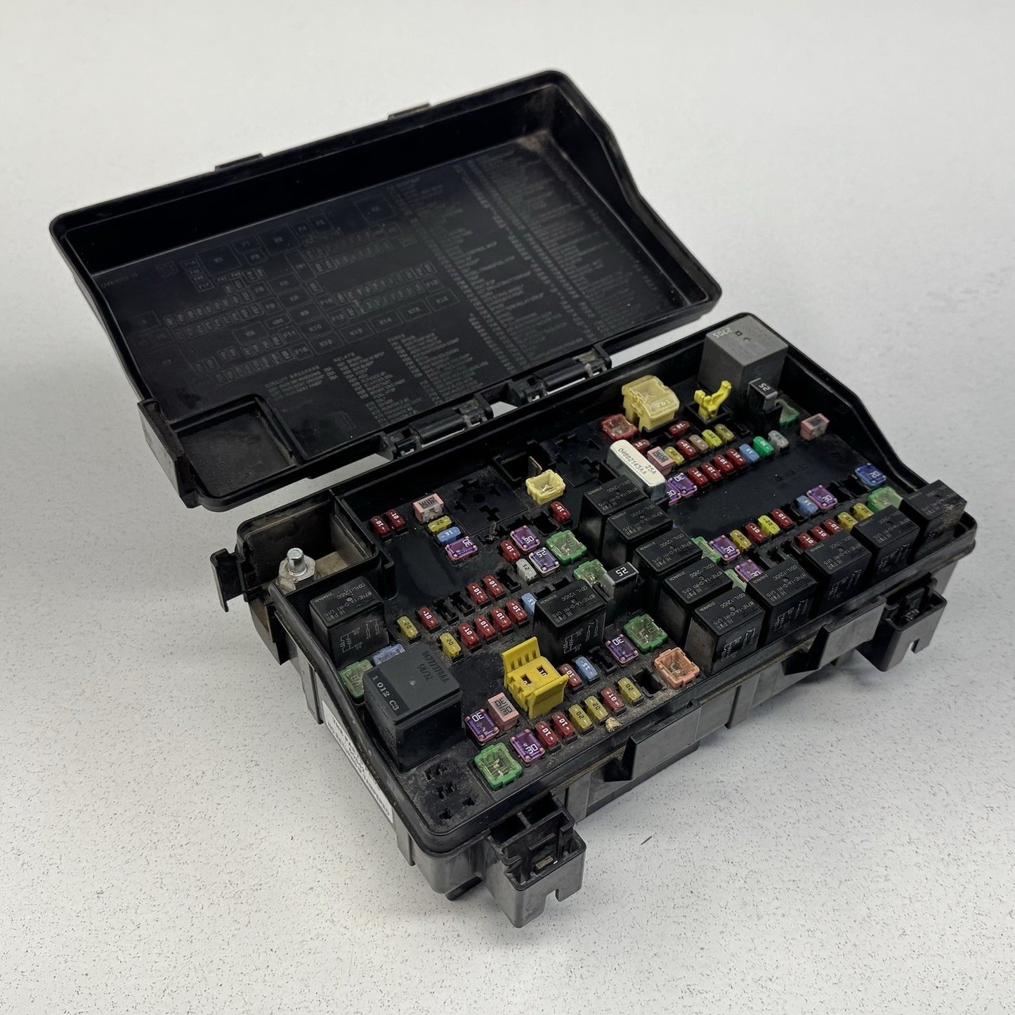 20-22 Ram 2500 3500 Intelligent Power Distribution Fuse Box 68437289AB OEM