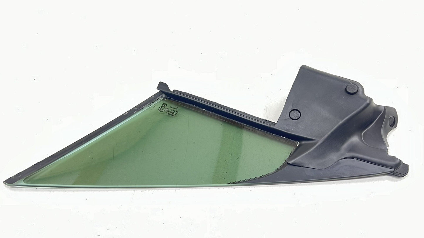 07-17 ASTON MARTIN VANTAGE RIGHT FRONT DOOR CORNER VENT GLASS WINDOW OEM