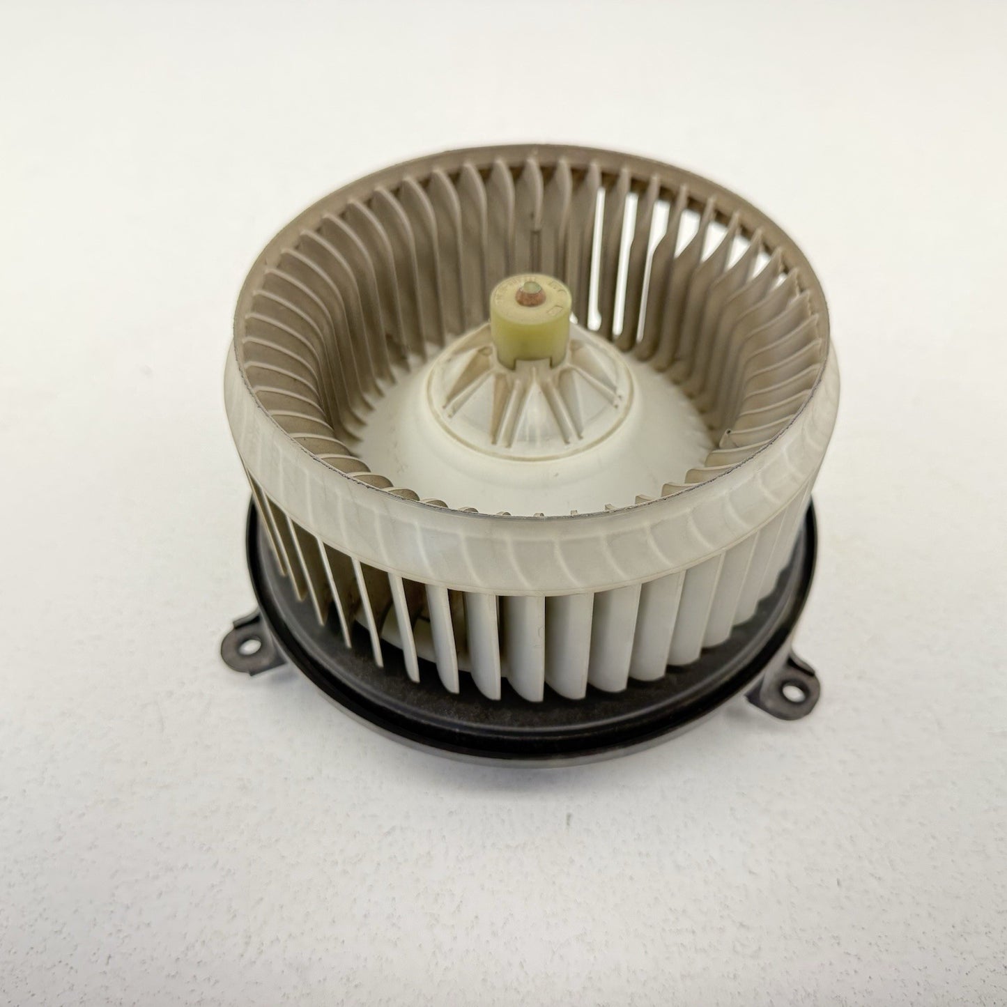19-24 Ram 2500 3500 HVAC AC Air Temperature Fan Blower Motor Wheel OEM