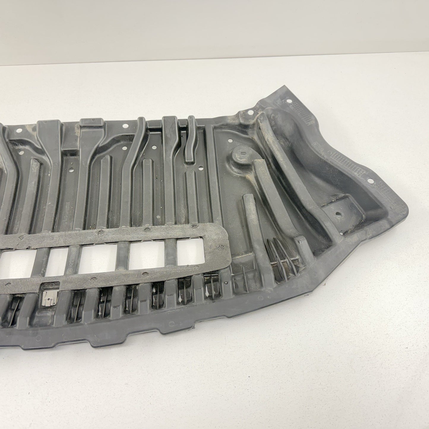 12-18 Mercedes W218 CLS550 Front Bumper Under Tray Splash Shield 2125203923 OEM